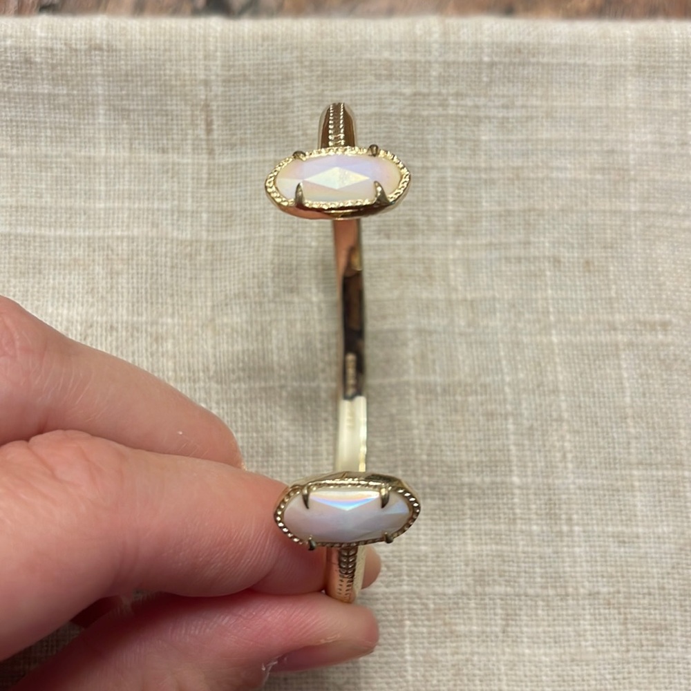 Kendra Scott Elton cuff in mother of pearl
